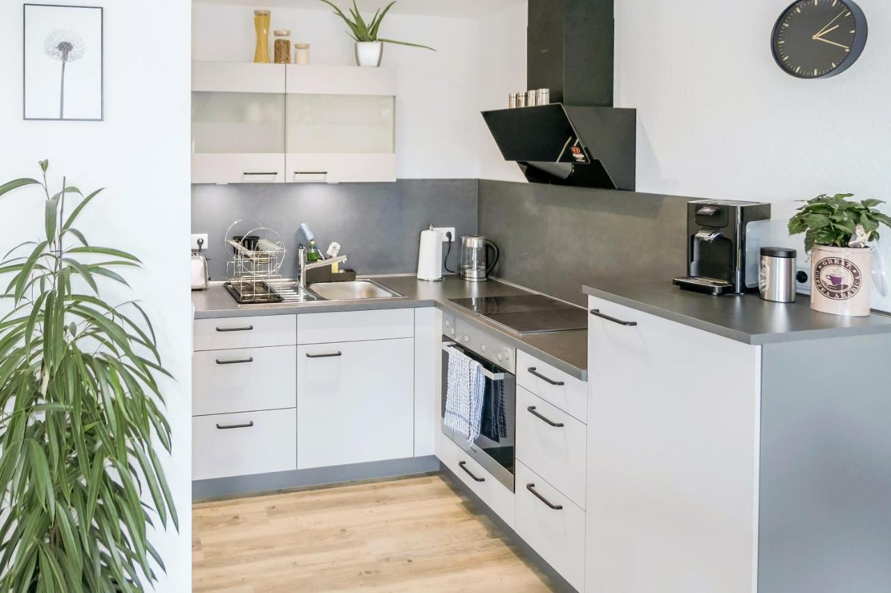 Wohlfuehlwohnung Im Zentrum Mit 24-7 Self Check-In, Wlan & Smart Tv Kiel Eksteriør billede